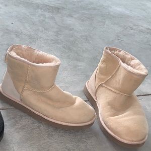 Ugg mini